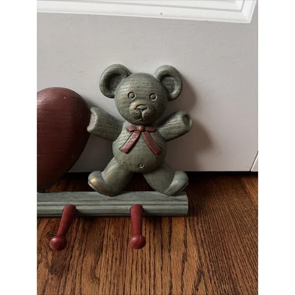 VINTAGE Teddy bear Heart COAT OR SWEATER RACK Plastic Peg Hanger - Picture 4 of 5